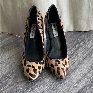 STEVE MADDEN animal print fur pumps